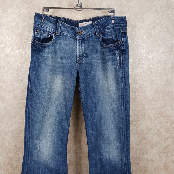 BKE Denim Culture Stretch Flare Leg Jeans Size 29x33.5 Casual Distressed - Picture 2 of 12